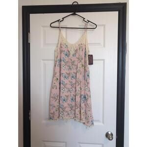 Medium NWT pink lace floral dress